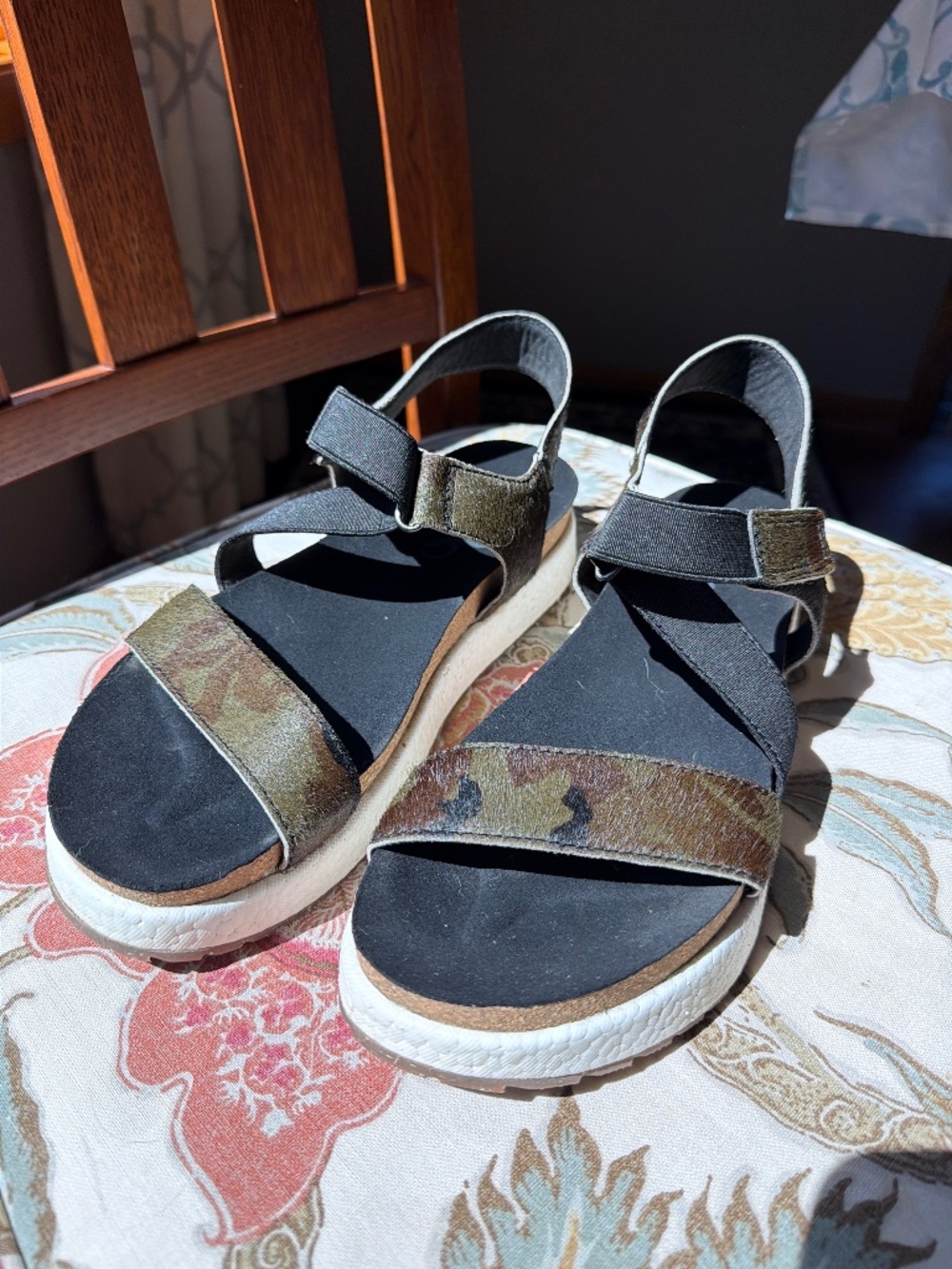 Adorable sandals!